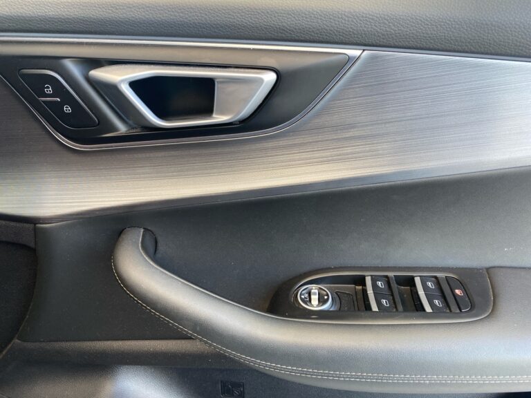 90a9a4de-f3d2-4164-93d1-eba2fee25a09