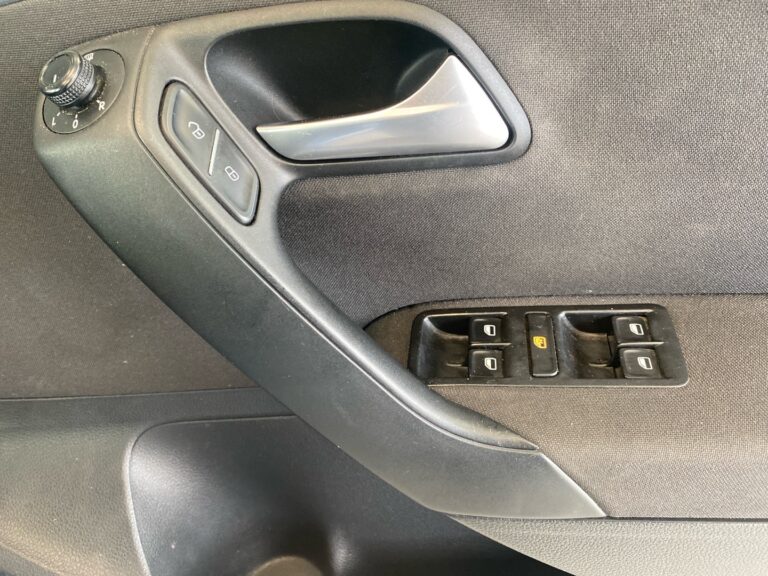 bb7a1282-f794-45c4-8ab8-f26f589bbb01