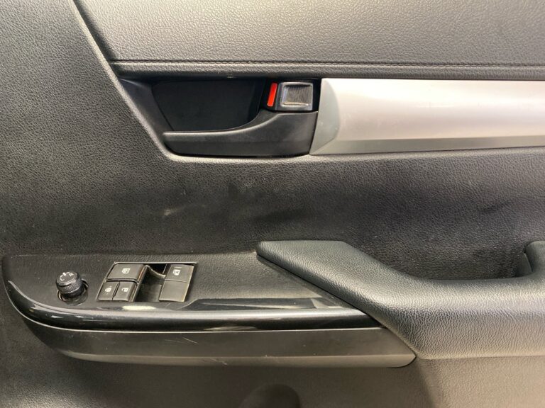 ed0313a5-db50-4751-bb83-d57439d1749f